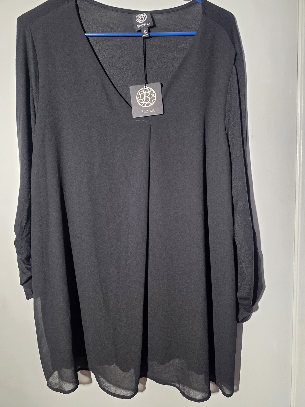 bobeau Black V-Neck Flowing Tunic